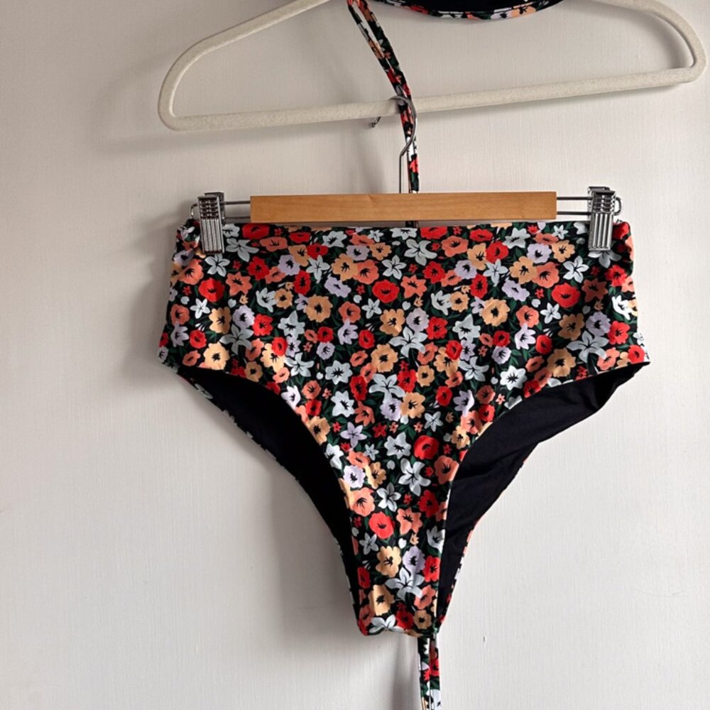 Agua by Agua Bendita Two-Piece Bikini - Size Medium - Picture 4 of 9